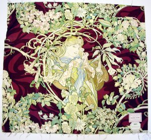 Panel zatytułowany „Femme à marguerite” (Kobieta z Daisy) autorstwa Alphonse Marie Mucha