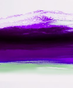 Ciemnofioletowy z zielonym gradientem autorstwa Alyson Storms