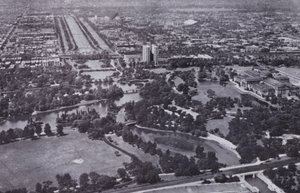 Chicago: Jackson Park i Midway z powietrza (zdjęcie czarno-białe) autorstwa American Photographer (after)