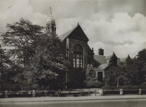 Uniwersytet Harvarda: Gimnazjum Hemenway (zdjęcie czarno-białe) autorstwa American Photographer (after)