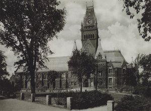 Harvard University: Memorial Hall (zdjęcie czarno-białe) autorstwa American Photographer (after)