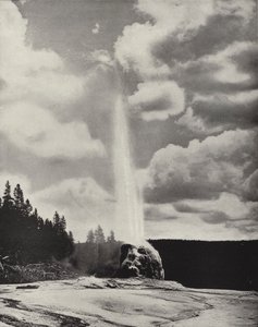 Lone Star Geyser, Yellowstone, Wyoming (zdjęcie czarno-białe) autorstwa American Photographer (after)