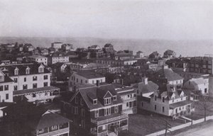 Old Orchard Beach, Maine: Wioska patrząca na wschód od Old Orchard House (zdjęcie czarno-białe) autorstwa American Photographer (after)