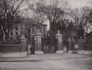 Providence, Rhode Island: Van Wickle Gate, Brown University (zdjęcie czarno-białe) autorstwa American Photographer (after)