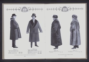 Dwustronicowa rozkładówka z Teatru Mody Futrzanej (zdjęcie czarno-białe) autorstwa American Photographer (after)