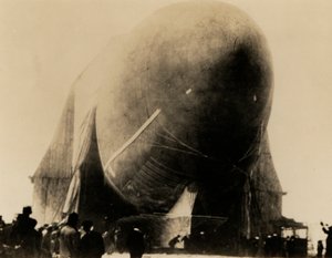 Walter Wellman wrócił na Spitsbergen z Ameryką w czerwcu 1907 (zdjęcie czarno-białe) autorstwa American Photographer (after)