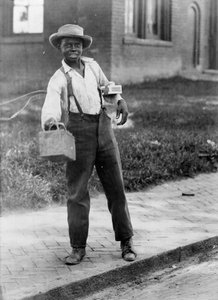 Afroamerykański pucybut, ok. 1899 (zdjęcie czarno-białe) autorstwa American Photographer