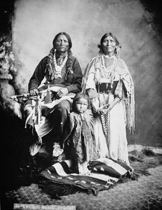 Apache Chief Antonio Maria z rodziną autorstwa American Photographer