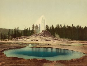 Gejzer zamkowy, Park Narodowy Yellowstone, ok.1898 (fotochrom) autorstwa American Photographer