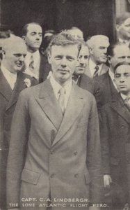 Charles Lindbergh, amerykański lotnik, który odbył pierwszy samodzielny lot transatlantycki autorstwa American Photographer