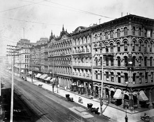 Wschodnia strona State Street, patrząc na północ od Madison Street, Chicago, c.1878 autorstwa American Photographer