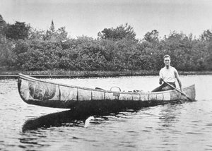 Franklin D. Roosevelt (1882-1945) wiosłujący w brzozowym kajaku na wyspie Campobello w Nowym Brunszwiku autorstwa American Photographer