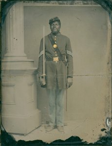 Henry F. Steward, sierżant w 54. Ochotniczym Pułku Piechoty Massachusetts, 1863 (ręcznie barwiony ćwierćpłytowy ambrotyp) autorstwa American Photographer