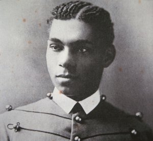 Henry Ossian Flipper (1856-1940) pierwszy czarny absolwent Akademii Wojskowej West Point (zdjęcie czarno-białe) autorstwa American Photographer
