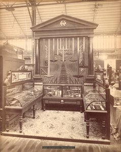 Wystawa Kuffel & Essers, Gmach Główny, Międzynarodowa Wystawa Stulecia, Filadelfia, 1876 (druk albumowy) autorstwa American Photographer