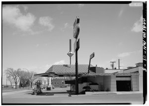 Stacja serwisowa Lindholm Oil Company, Cloquet, Minnesota (zdjęcie czarno-białe) autorstwa American Photographer