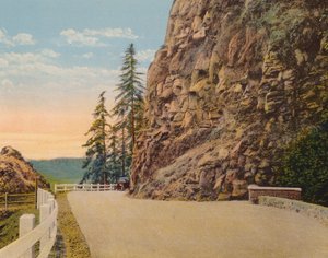 W pobliżu wodospadu Little Jack, Lower Columbia River Highway (zdjęcie kolorowe) autorstwa American Photographer