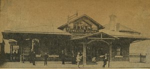 Wycinek z gazety: Stacja Powelton Avenue, Pensylwania, USA, 1896 (odbitka fotograficzna) autorstwa American Photographer