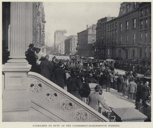 Patrolujący na służbie na ślubie Vanderbilt-Marlborough (zdjęcie czarno-białe) autorstwa American Photographer