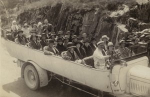 Rozciągnięta limuzyna (zdjęcie czarno-białe) autorstwa American Photographer