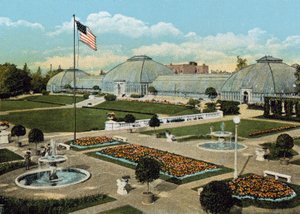 Sunken Gardens and Conservatory, Washington Park (kolorowe zdjęcie) autorstwa American Photographer