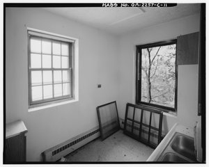 Techwood Homes, budynek nr 1, 575-579 Techwood Drive, Atlanta, Fulton County, GA (zdjęcie czarno-białe) autorstwa American Photographer