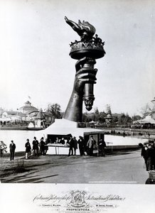 Ręka i pochodnia Statuy Wolności, 1876 autorstwa American Photographer