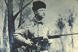 Theodore Roosevelt w stroju myśliwskim, ok. 1885 (zdjęcie czarno-białe) autorstwa American Photographer
