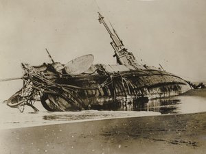 Rozbita amerykańska łódź podwodna h3, 1917 autorstwa American Photographer