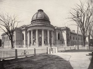 Uniwersytet Yale: "Rotunda", Woolsey Hall po lewej, Yale Dining-Hall po prawej (zdjęcie czarno-białe) autorstwa American Photographer