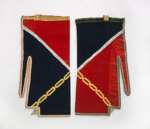 Legginsy, Chippewa, ok. 1840 (tkanina z wełny, koraliki szklane, jedwabna wstążka, paski z włókna łykowego i nici) autorstwa American School