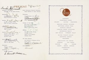 Drukowane menu podpisane przez Winstona Churchilla i Franklina D. Roosvelta, okręt flagowy Stanów Zjednoczonych Augusta, Ship