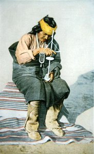 Człowiek z Pueblo wiercący turkus, ok. 1905 (kolor lito) autorstwa American School