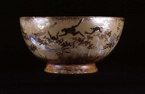 Punch Bowl wykonany metodą „wklej na pastę”, z fabryki Rookwood w Cincinnati, Ohio autorstwa American School