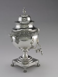 Urna na herbatę, stworzona przez Harveya Lewisa, 1811-25 autorstwa American School