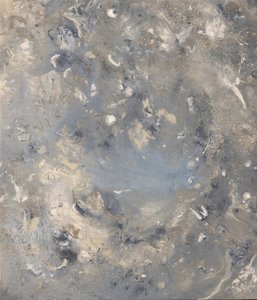 Delikatny, niebiesko-szary strumień