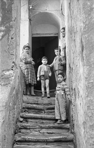 CROTONE - NA SCHODACH autorstwa Ando Gilardi