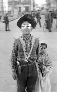 MASKI W CROTONE, Crotone autorstwa Ando Gilardi