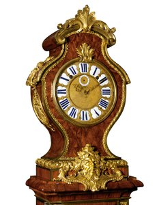 Fragment uderzającego regulatora ćwiartki Regencji, mechanizm Thureta, ok. 1720 (oprawa ormolu, inkrustowany mosiądzem Boulle róg barwiony na niebiesko i drewno królewskie) (patrz także 469017)