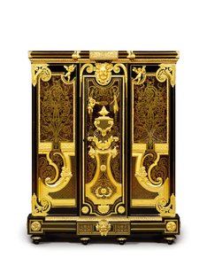 Petit Armoise Ludwika XIV, ok. 1700-10 (ormolu, mosiądz, szylkret, heban i intarsja)
