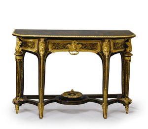 Jeden z dopasowanych par stołów na molo Ludwika XIV, ok. 1710 (oprawa ormolu i inkrustowany mosiądzem Boulle szylkret) (patrz także 469014 i 469015)