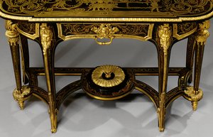 Jeden z dopasowanych par stołów na molo Ludwika XIV, ok. 1710 (oprawa ormolu i inkrustowany mosiądzem Boulle szylkret) (patrz także 469015 i 469016)