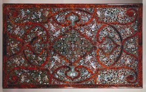 Inkrustowany blat w stylu Andre-Charles Boulle, detal rzeźbionego i złoconego stołu, sygnowane P van Loose i M Verbiest, Holandia autorstwa Andre Charles Boulle