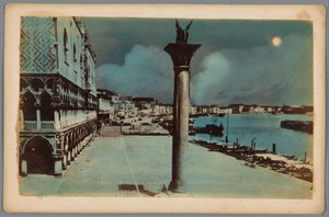 Widok na Plac św. Marka z Colonne di San Marco i róg Pałacu Dożów w Wenecji autorstwa Anonymous