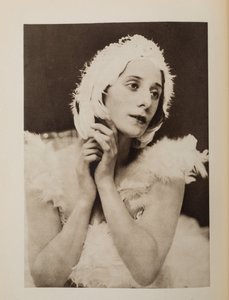 Anna Pavlova (Pavlovna) (1881-1931) w balecie Umierający łabędź Camille Saint-Saens, Anonim. Chromolitografia, , Kolekcja prywatna autorstwa Anonymous Anonymous