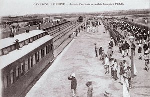 Przyjazd francuskiego pociągu żołnierzy do Pekinu podczas kampanii chińskiej Fotografia około 1900-1901 - kolekcja prywatna autorstwa Anonymous Anonymous