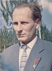 Michaił Wasiljewicz Mielnikow (1919-1996), projektant silników rakietowych - Anonim. Fotografia kolorowa Prywatna kolekcja autorstwa Anonymous Anonymous