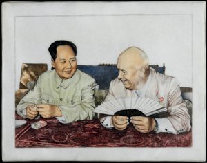 Nikita Chrouchtchev (1894-1971) i Mao Zedong (Tse-Toung, Tse Toung) (1893-1976) - Nikita Chruszczow i Mao Zedong - Anonim. Porcelana, dekoracja poszkliwna, początek lat 60. XX wieku. Prywatna kolekcja autorstwa Anonymous Anonymous