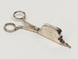 Tabliczka do świec, Zarząd Ordnance, ok. 1696 (tłaczka) autorstwa Anthony Nelme