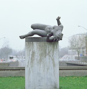 Rzeka (La riviere etendue), 1939-43 (ołów) (zob. też 408420) autorstwa Aristide Maillol
